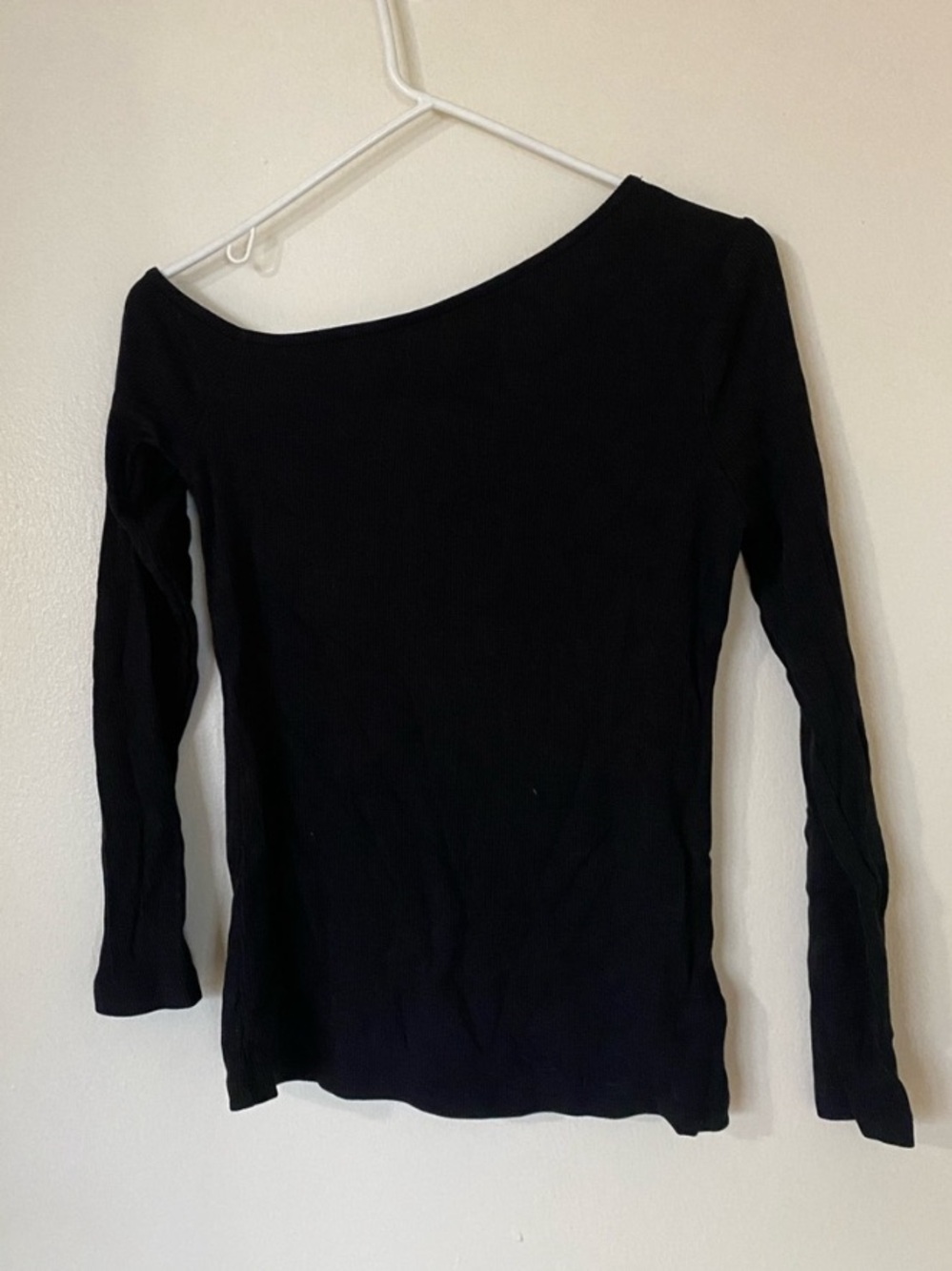A New Day Off-the-Shoulder Neckline Black Long Sleeve Shirt in Womens Size Small